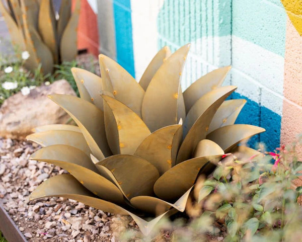 Agave Whale's Tongue Succulent Metal Yard Art Sculptures - inthegardenandmore.com