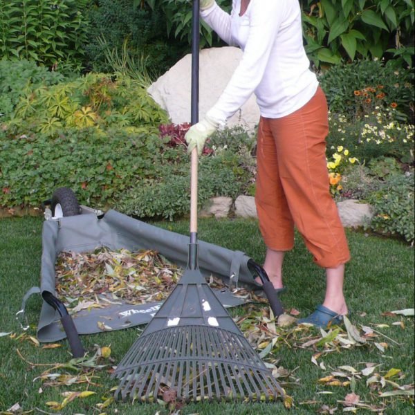 WheelEasy Folding Wheelbarrow Garden Cart - inthegardenandmore.com